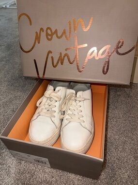 Crown Vintage White Leather Platform Sneakers